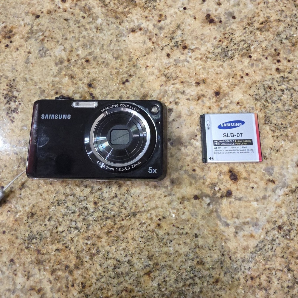 Samsung TL210 12.2 MP DualView Digital Camera w/‎ Battery - FOR PARTS